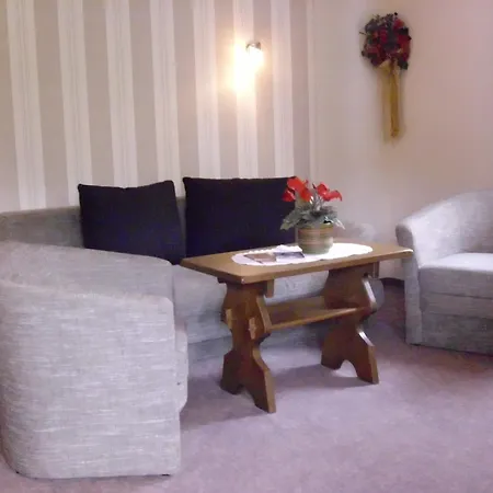 Апартаменты Flat In With Garden *