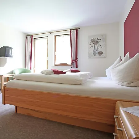 Апартаменты Flat In With Garden *