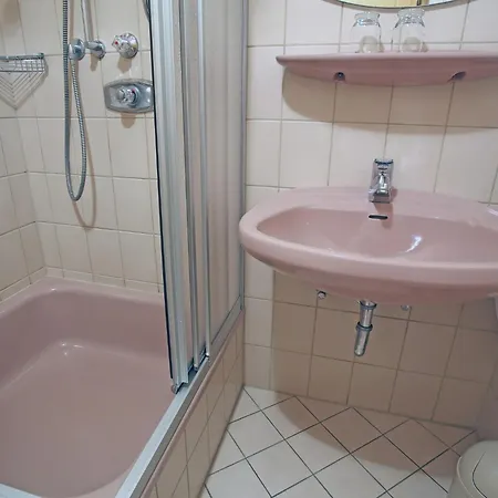 Апартаменты Flat In With Garden *